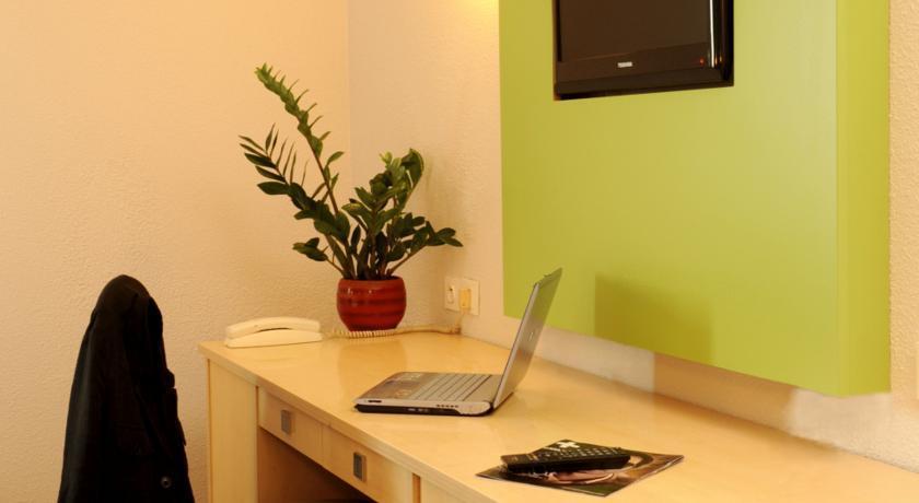 Ibis Styles Antony Paris Sud Exterior foto