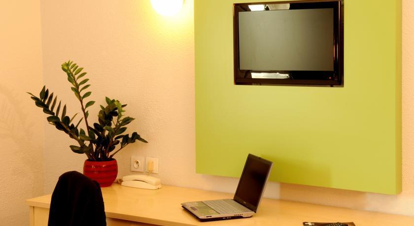 Ibis Styles Antony Paris Sud Exterior foto